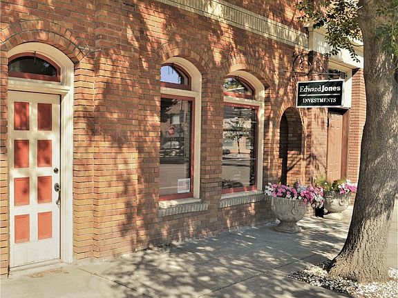 2nd image of 214 Pine St