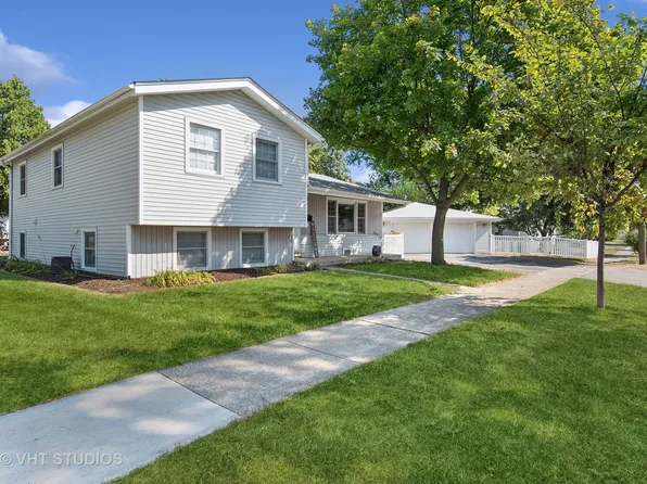 30 E Plymouth St, Villa Park, IL 60181
