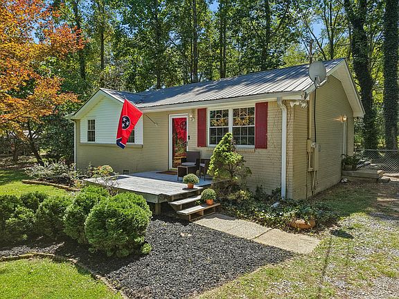 5th image of 7816 Chester Rd
