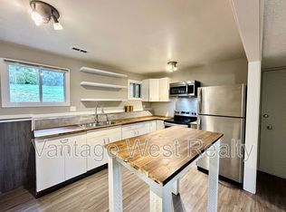 3242B Boucherie Rd, West Kelowna, BC V1Z2E6