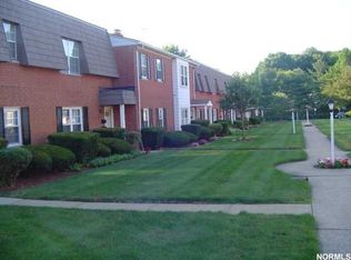 2759 Pease Dr, Rocky River, OH 44116