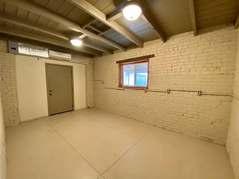 323 N Norris Ave — Photo 7