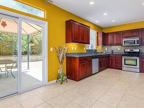 3rd image of 173 Maidenhair St