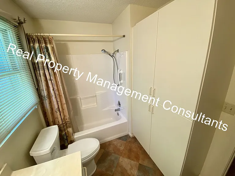 2428 Little Blue Ct — Photo 20