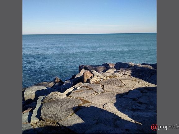 Easement To The Lake Patio
