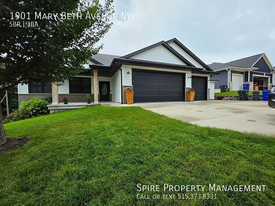 NW 5 Bedroom 3 Bath 3 Stall Garage Newer Home Built in 2021 Ready Now! — Photo 3