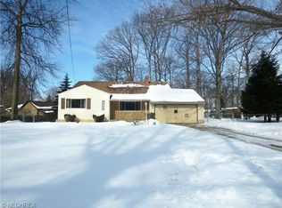 24772 Theresa Ln, North Olmsted, OH 44070