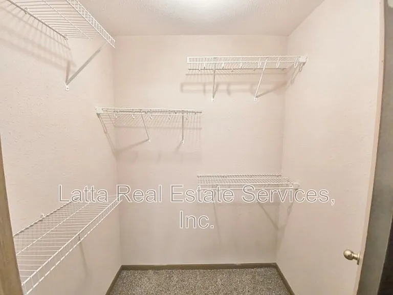 715 W 26th St #B — Photo 10