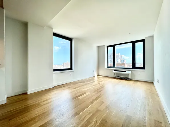 409 Eastern Parkway image 2 of 20