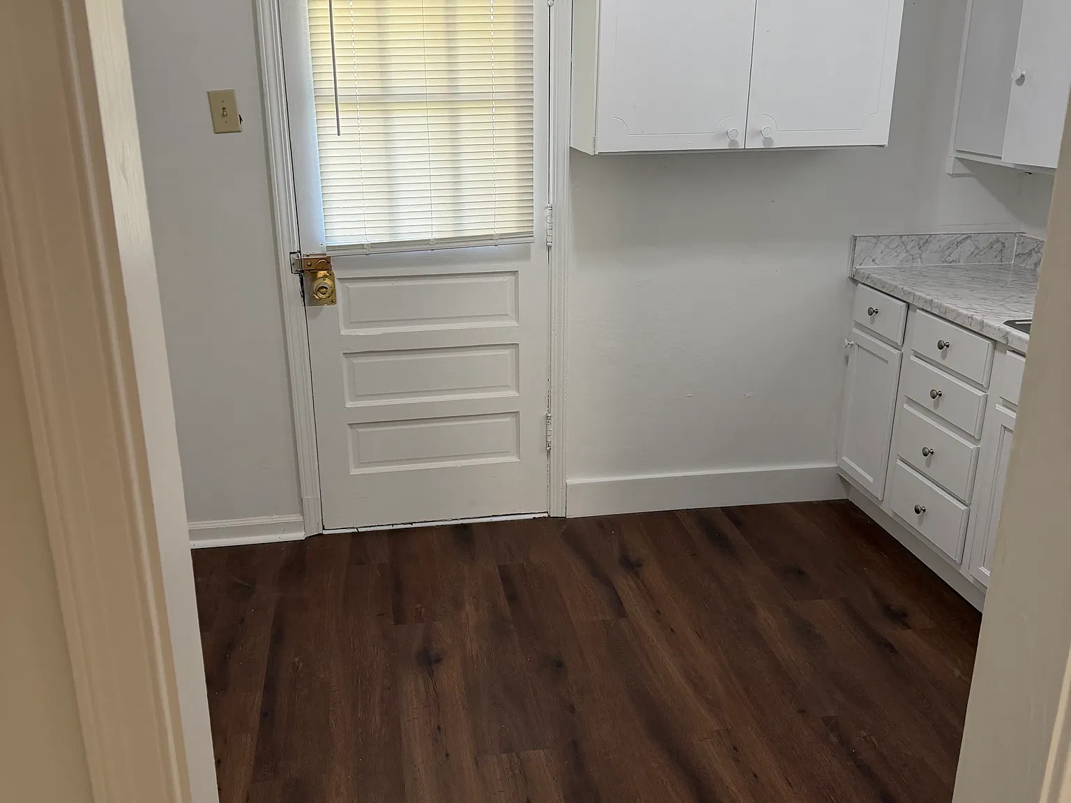 2 bed, 925 sqft, $1,433 — Photo 3