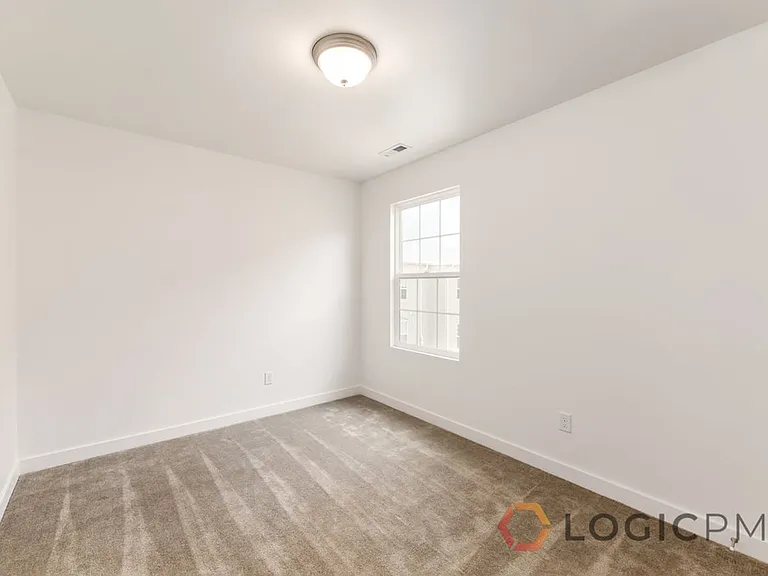 10592 S Redknife Dr — Photo 14
