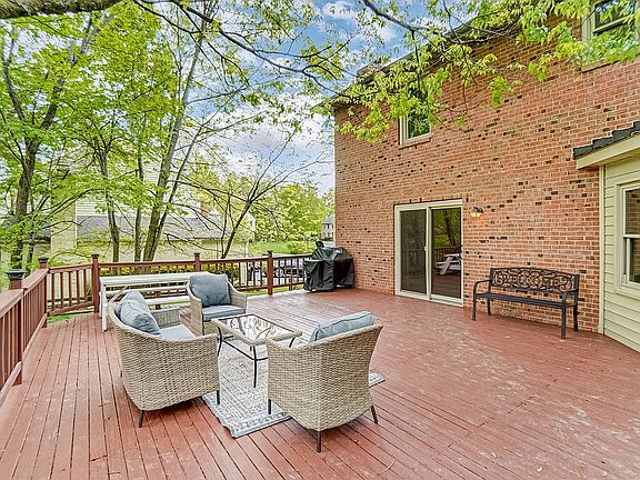 3rd image of 7160 Birch Hollow Ln