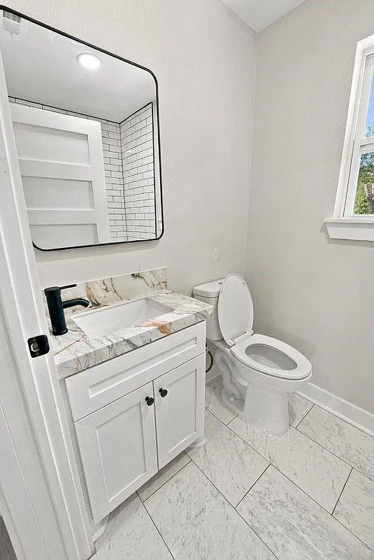 3 bed, 2.0 bath, 1100 sqft, $2,195 — Photo 4