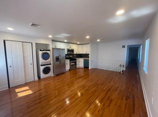 1146 S 10th St FLOOR 3, Philadelphia, PA 19147