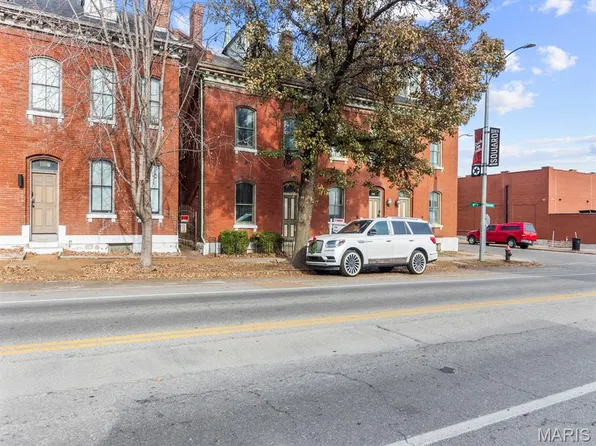 805 Russell Blvd, Saint Louis, MO 63104