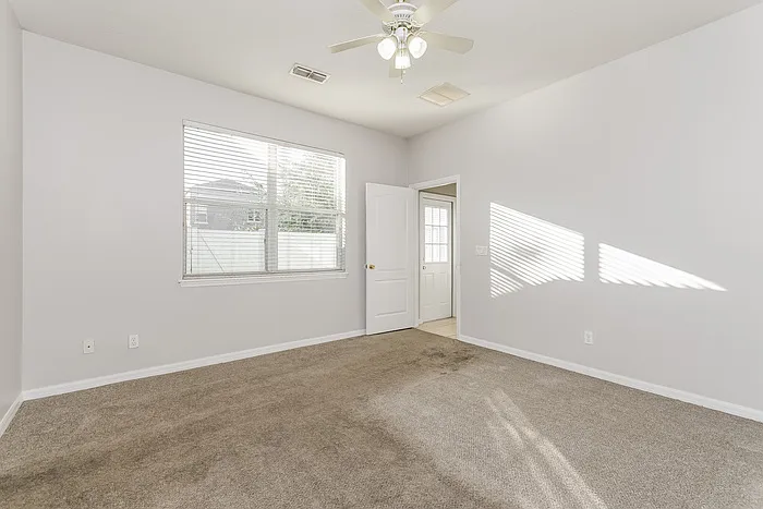 4571 Capital Blvd — Photo 13