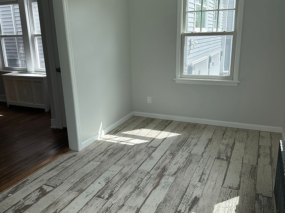 1st image of 341 E Walnut St Floor 1