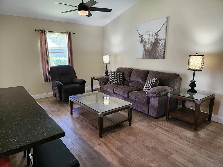 1750 Primrose Ln — Photo 7