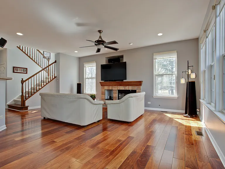 620 Geneva Ct — Photo 19