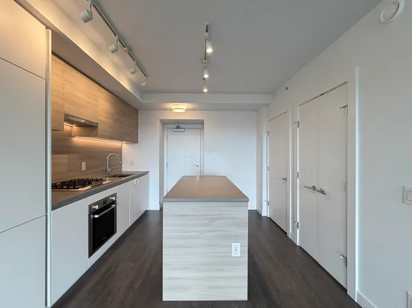 652 Whiting Way, Coquitlam, BC