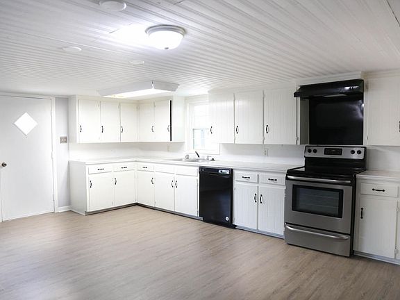 4th image of 4906 N University Ave