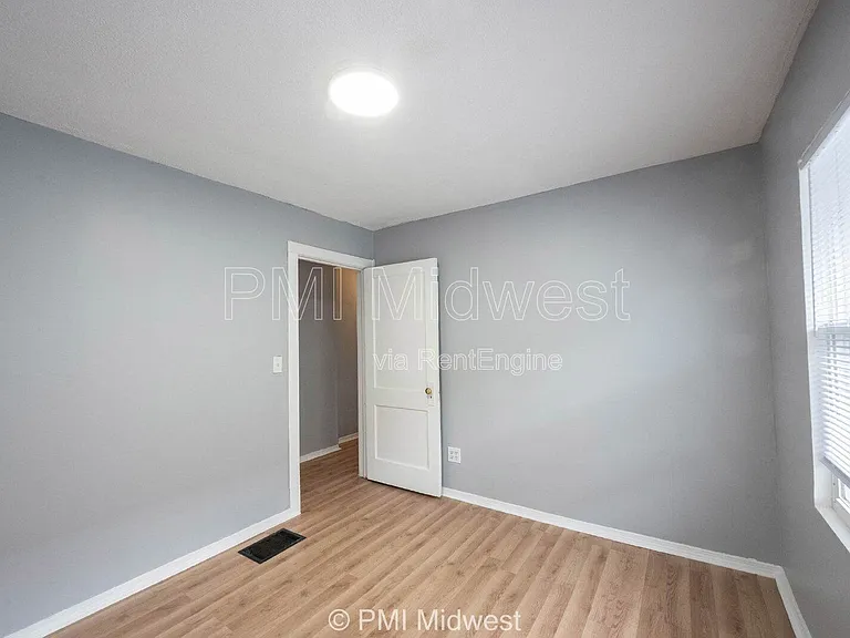 3413 N Capitol Ave — Photo 19