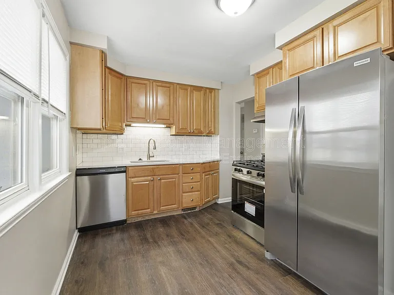 3360 Edgeworth St — Photo 2