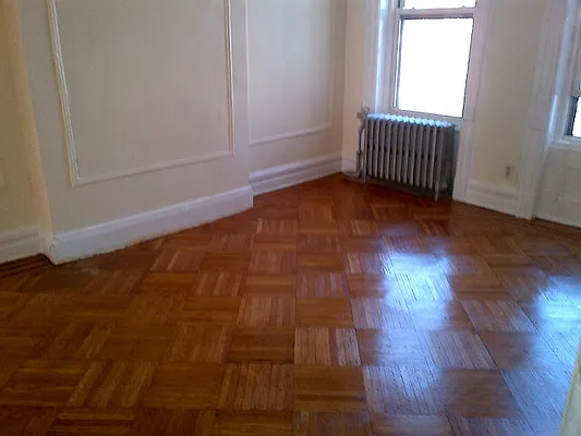 Rented by Flateau Realty | media 18