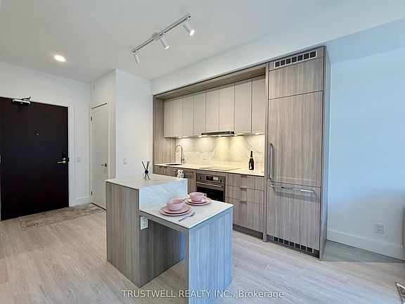 3rd image of 6 Greenbriar Rd #503