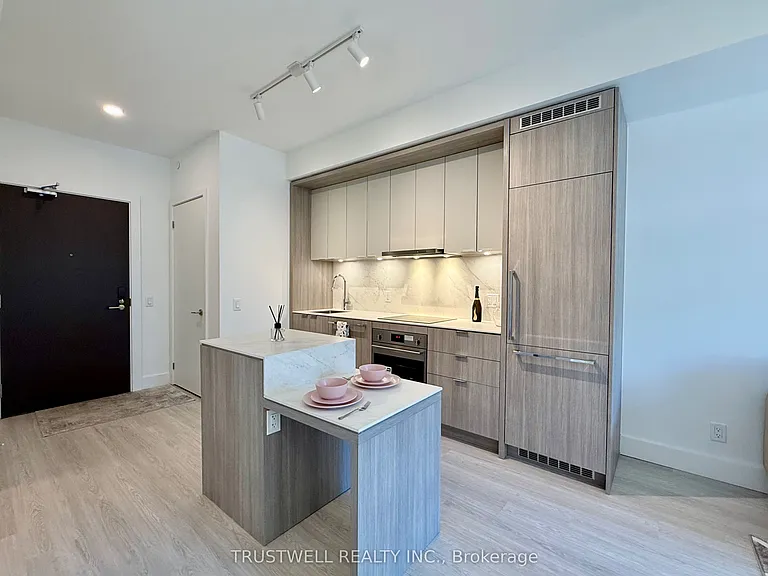 6 Greenbriar Rd #503 — Photo 3