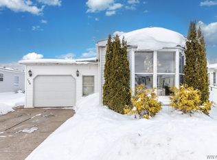 176 Golden Pond Est, Akron, NY 14001