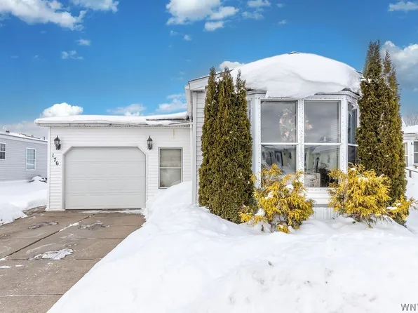 176 Golden Pond Est, Akron, NY 14001