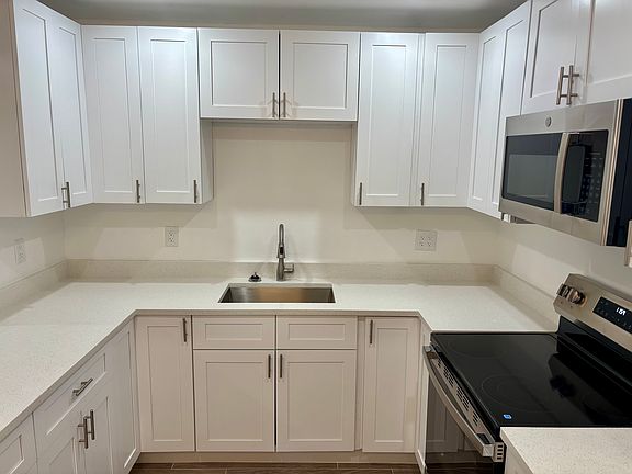 2nd image of 707 SE 8th Ter #1