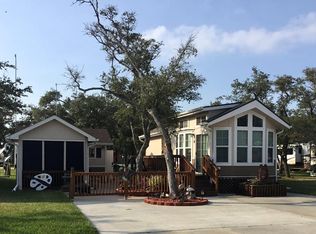 1402 W Corpus Christi St, Rockport, TX 78382