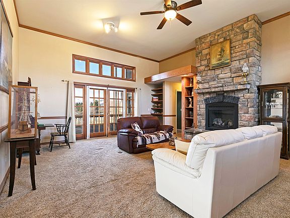 2nd image of 763 S Sunset Bench Rd