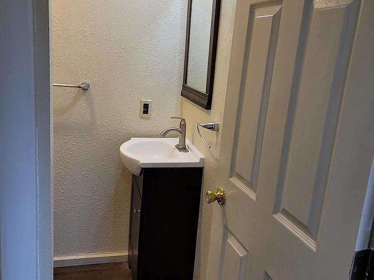 712 Park Ave #C — Photo 38