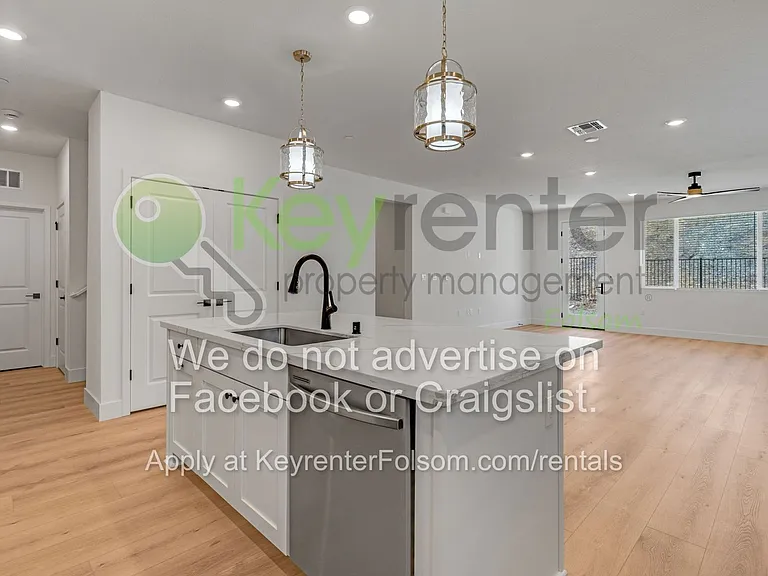1012 Utah Dr — Photo 15
