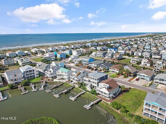4th image of 423 Cobia Street