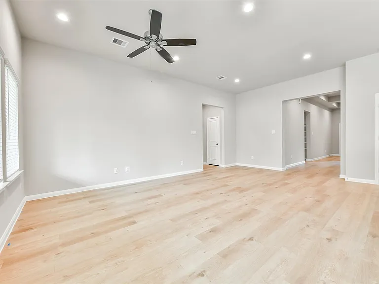 3915 Sugardale St — Photo 8