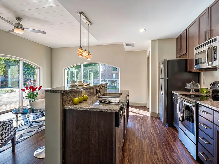 Rivers Edge Apartments — Photo 14