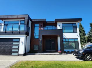 719 Rochester Ave #2B, Coquitlam, BC V3K 2V9