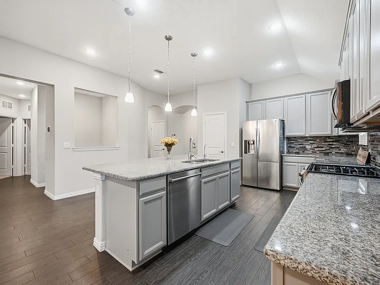 405 Windward Dr — Photo 17