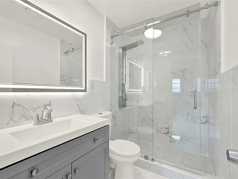 2864 NE 32nd St #7 — Photo 12