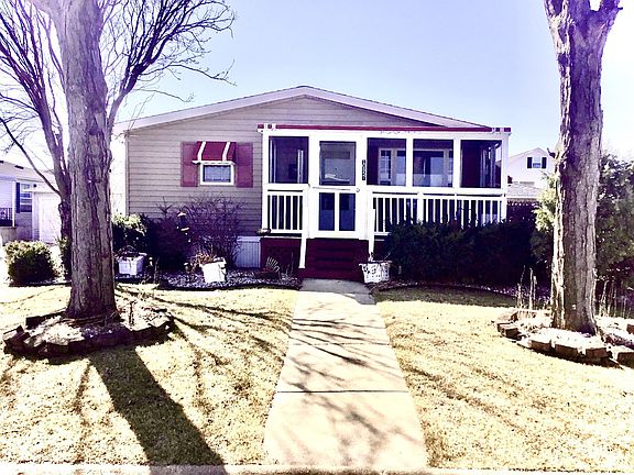 2nd image of 10857 W Gateway Dr