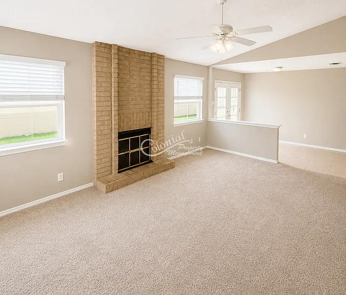 2214 Carousel Dr — Photo 2