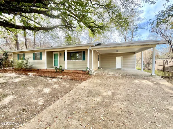 106 Janet St, Crystal Springs, MS 39059