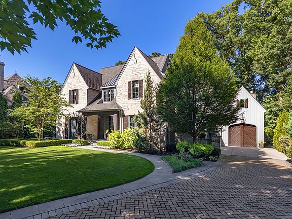 5th image of 465 White Oak Dr