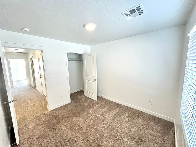 317 N 2050 W — Photo 11