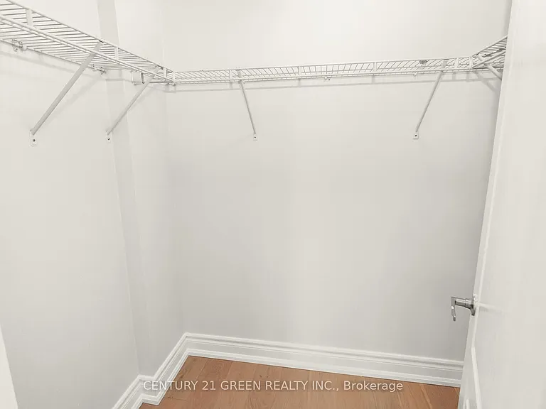 2427 Greenwich Dr — Photo 29