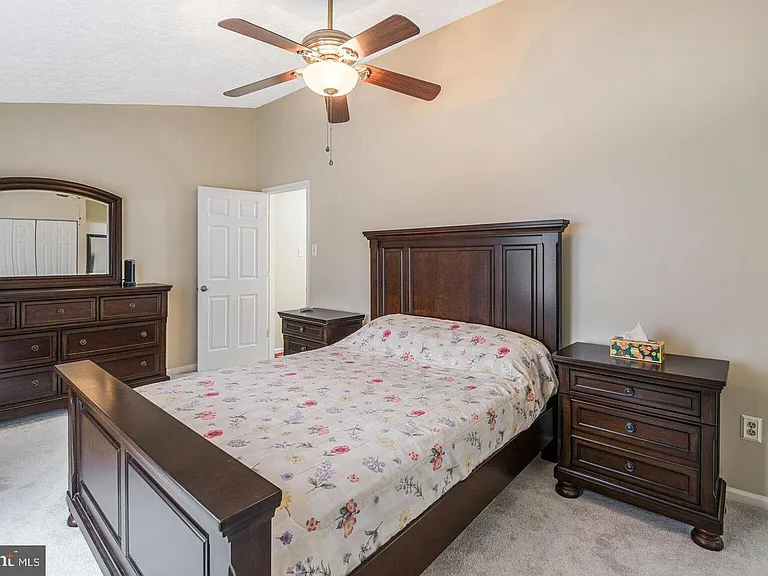 6121 Cedar Wood Dr — Photo 12